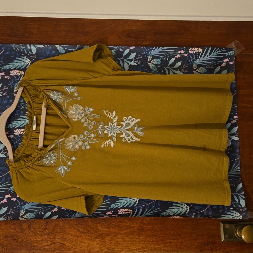 JJill embroidered moss green shirt M